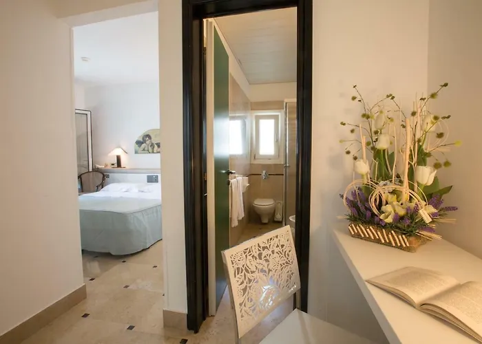 Hotel Hyencos Callyon 4*